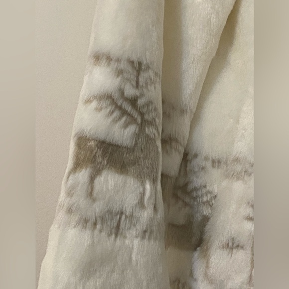 Black Mountain White Teddy Jacket with Faux Fur Accents - Picture 7 of 10